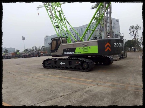 เครนตีนตะขาบ 55 ตัน